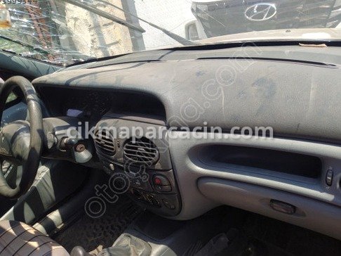 Renault Megane Göğüs çıkma parça