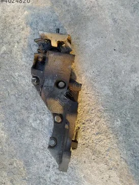 Renault Megane Bağlantı Braketi çıkma parça - SARI MEHMET OTO YEDEK PARÇA Konya