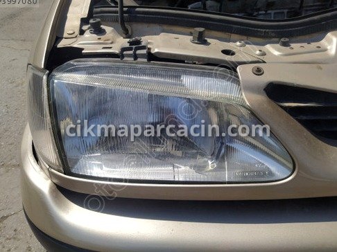 Renault Megane Sağ Ön Far çıkma parça