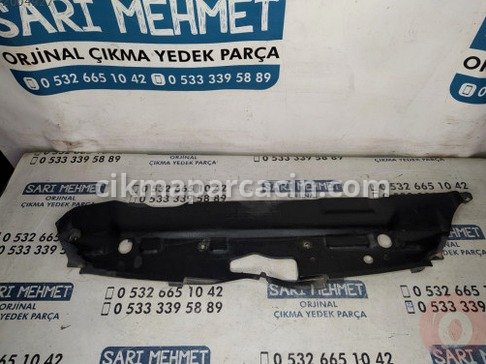 Toyota Corolla Tampon Izgara Çıtası çıkma parça