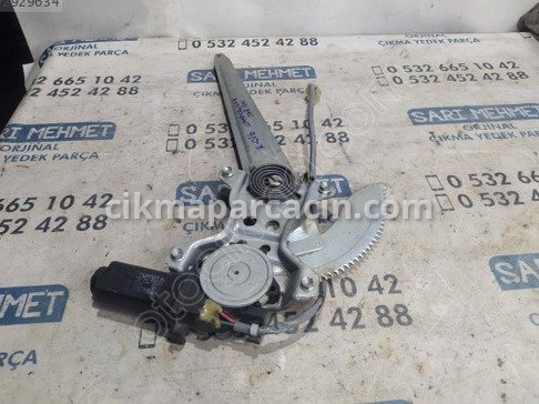 Toyota Land Cruiser Sağ Ön Cam Krikosu çıkma parça