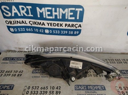 Toyota Yaris Sol Ön Far çıkma parça