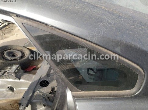 Volvo S40 Kelebek Camı çıkma parça
