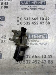 ÇIKMA VW AMAROK ÖN SİLECEK MOTORU 7E1955113B – Konya Çıkma Parça