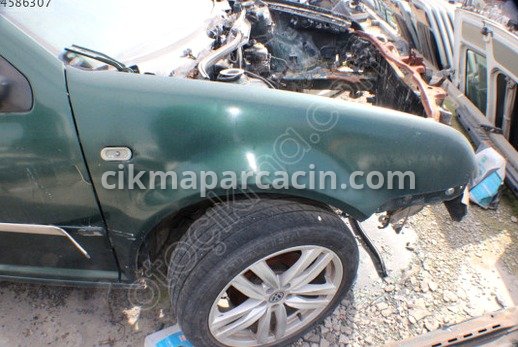 Volkswagen Bora Sağ Ön Çamurluk çıkma parça