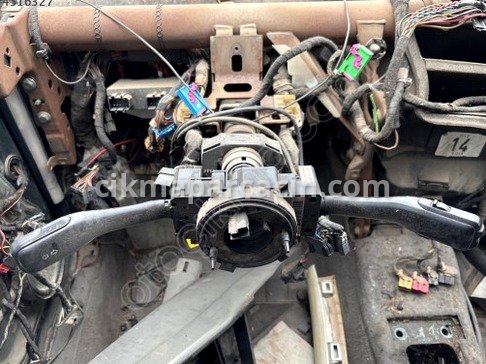 Volkswagen Bora Silecek Kolu çıkma parça