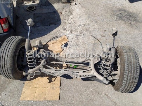 Volkswagen Golf Arka Dingil çıkma parça