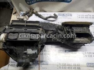 ÇIKMA VW PASSAT B6 KALORİFER KAZANI KUTUSU 3C1820308 – Konya Çıkma Parça