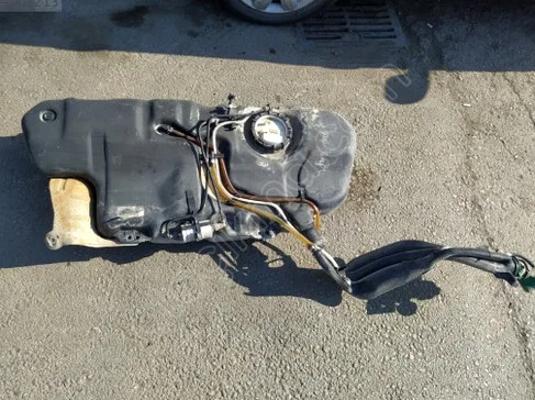 Volkswagen Polo Yakıt Deposu çıkma parça - SARI MEHMET OTO YEDEK PARÇA Konya