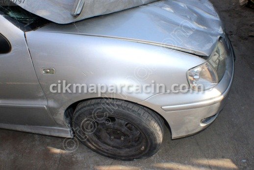 Volkswagen Polo Sağ Ön Çamurluk çıkma parça