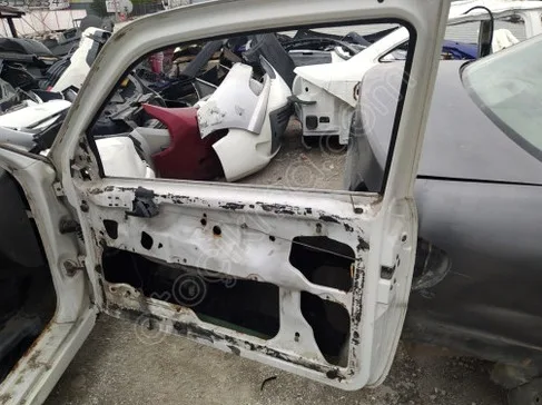 Volkswagen Polo Sağ Ön Kapı çıkma parça - SARI MEHMET OTO YEDEK PARÇA Konya