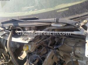 ÇIKMA VW TRANSPORTER T5 ÖN SİLECEK MEKANİZMASI – Konya Çıkma Parça