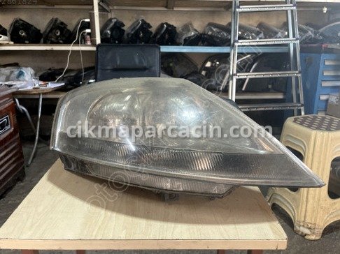 Citroen C3 Sağ Ön Far çıkma parça