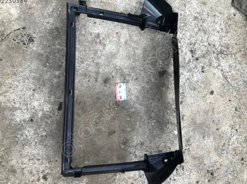 Dacia Sandero Radyatör Ayağı çıkma parça - Karma Oto Çıkma Trabzon
