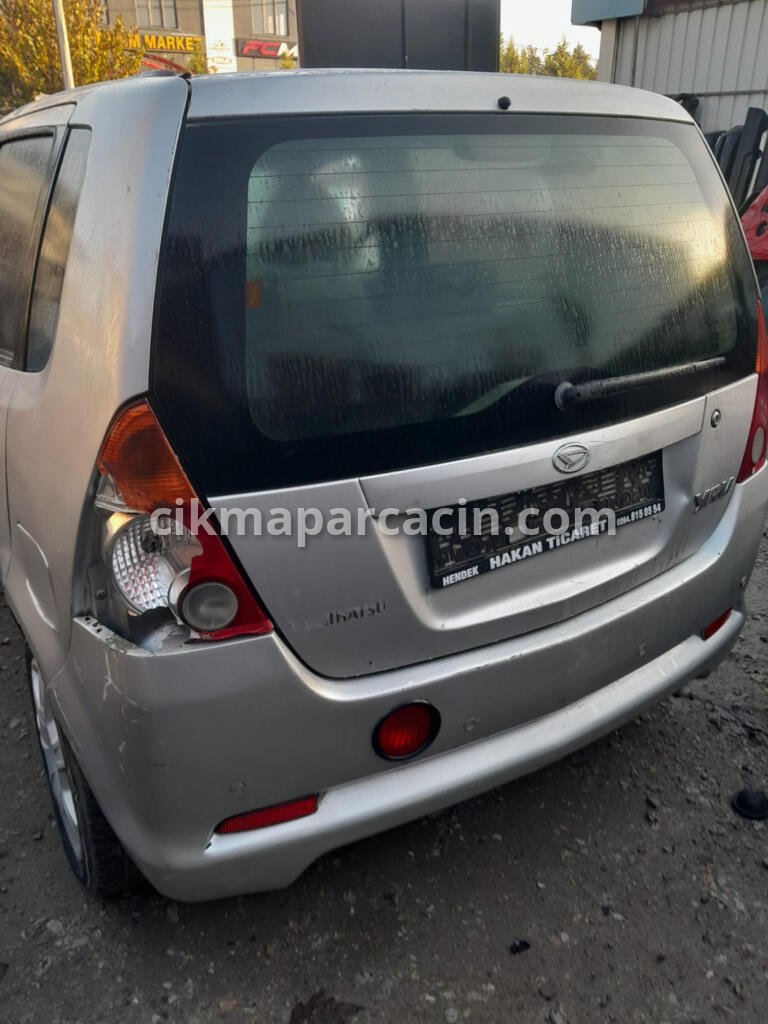 Daihatsu YRV Far (Sol) çıkma parça