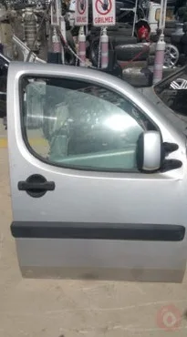 Fiat Doblo Sağ Ön Kapı çıkma parça - ÇIKMACI 41 KOCAELİ
