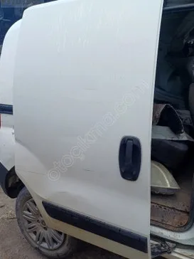 Fiat Fiorino Sağ Sürgülü Kapı çıkma parça - Karma Oto Çıkma Trabzon