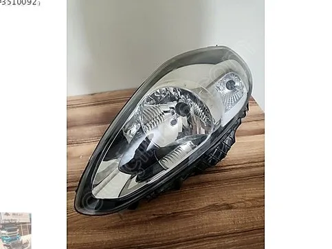 Fiat Punto Sağ Ön Far çıkma parça - ANKA OTO YEDEK PARÇA İZMİR