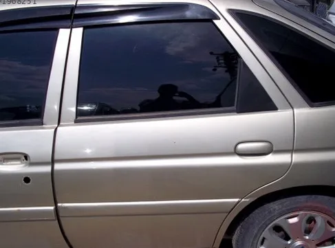 Ford Escort Sol Arka Kapı çıkma parça - ÇIKMACI 41 KOCAELİ