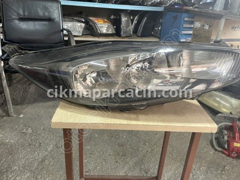 Ford Fiesta Sağ Ön Far çıkma parça