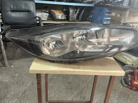 Ford Fiesta Sağ Ön Far çıkma parça - T-F-M OTOMOTİV SAKARYA