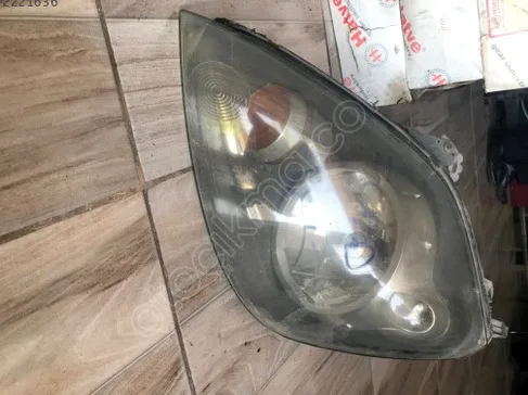 Ford Fiesta Sol Ön Far çıkma parça - Karma Oto Çıkma Trabzon