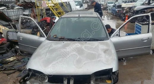 Ford Mondeo Sol Ön Kapı çıkma parça