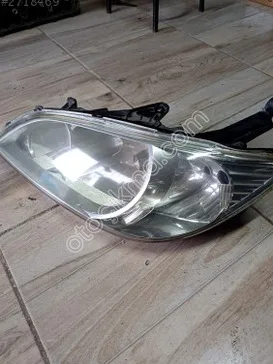 Honda Civic Sol Ön Far çıkma parça - Karma Oto Çıkma Trabzon