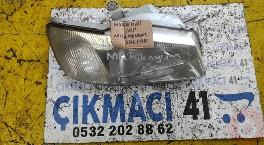 Hyundai Accent Sağ Ön Far çıkma parça - ÇIKMACI 41 KOCAELİ