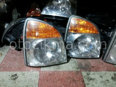 Kia Sorento Sağ Ön Far çıkma parça - Karma Oto Çıkma Trabzon