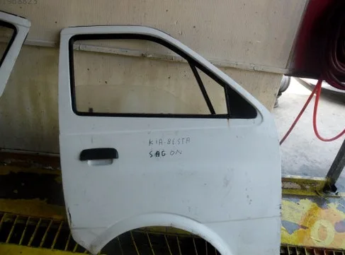 Kia Sportage Sağ Ön Kapı çıkma parça - ÇIKMACI 41 KOCAELİ