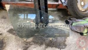 KİA CERATO SAĞ ÖN KAPI CAMI – Sakarya Çıkma Parça