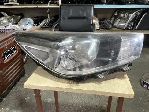 Kia Rio Sağ Ön Far çıkma parça - T-F-M OTOMOTİV SAKARYA