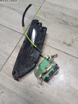 Fiat Linea Kapı Kilidi çıkma parça - Karma Oto Çıkma Trabzon