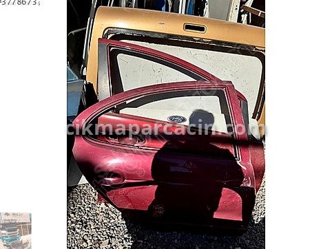 Renault Megane Sağ Arka Kapı çıkma parça
