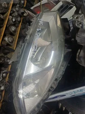 Renault Megane Sağ Ön Far çıkma parça - Karma Oto Çıkma Trabzon