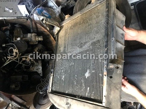 Mitsubishi Canter Motor Su Radyatörü çıkma parça