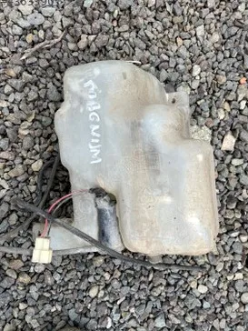 Mitsubishi L200 Silecek Suyu Deposu çıkma parça - Karma Oto Çıkma Trabzon