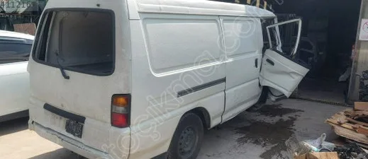 Mitsubishi L200 Sağ Sürgülü Kapı çıkma parça - ÇIKMACI 41 KOCAELİ