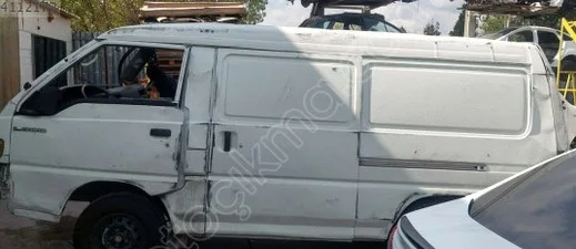 Mitsubishi L200 Sol Ön Far çıkma parça - ÇIKMACI 41 KOCAELİ