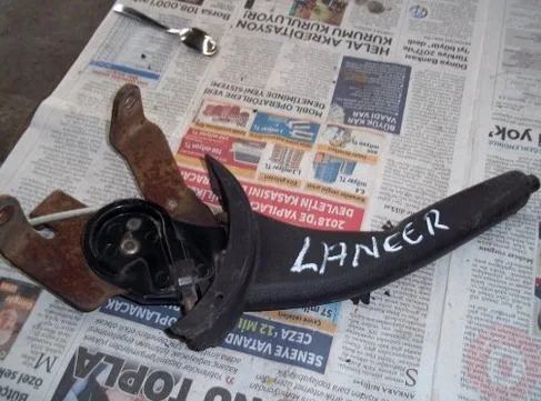 Mitsubishi Lancer El Freni Kolu çıkma parça - ÇIKMACI 41 KOCAELİ