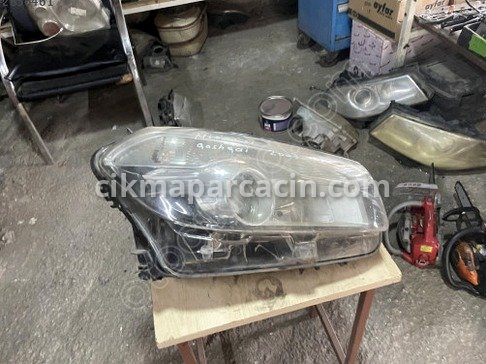 Nissan Qashqai Sağ Ön Far çıkma parça
