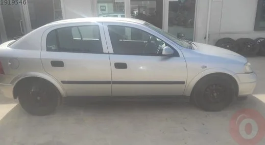 Opel Astra Sağ Arka Kapı çıkma parça - ÇIKMACI 41 KOCAELİ