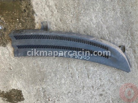 Opel Corsa Ön Cam Izgarası çıkma parça