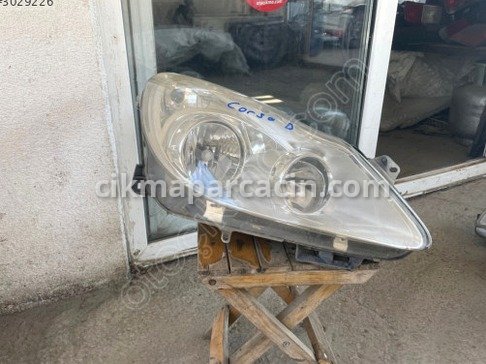 Opel Corsa Sağ Ön Far çıkma parça