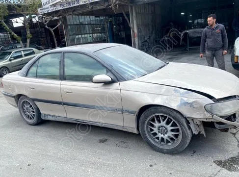 Opel Omega İç Ayna çıkma parça - OTTO CAR ÇIKMA PARÇA SAKARYA