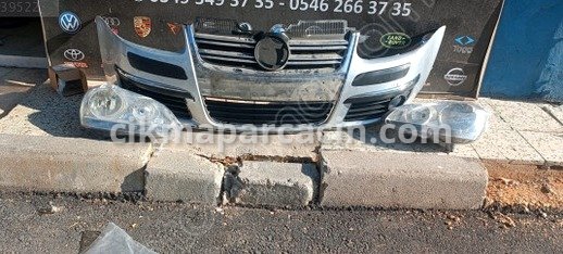 Volkswagen Jetta Sağ Ön Far çıkma parça