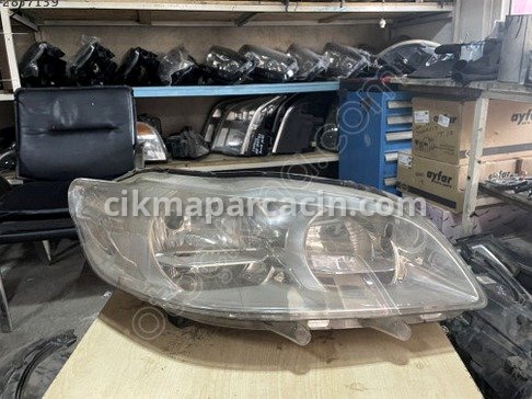 Peugeot 301 Sağ Ön Far çıkma parça