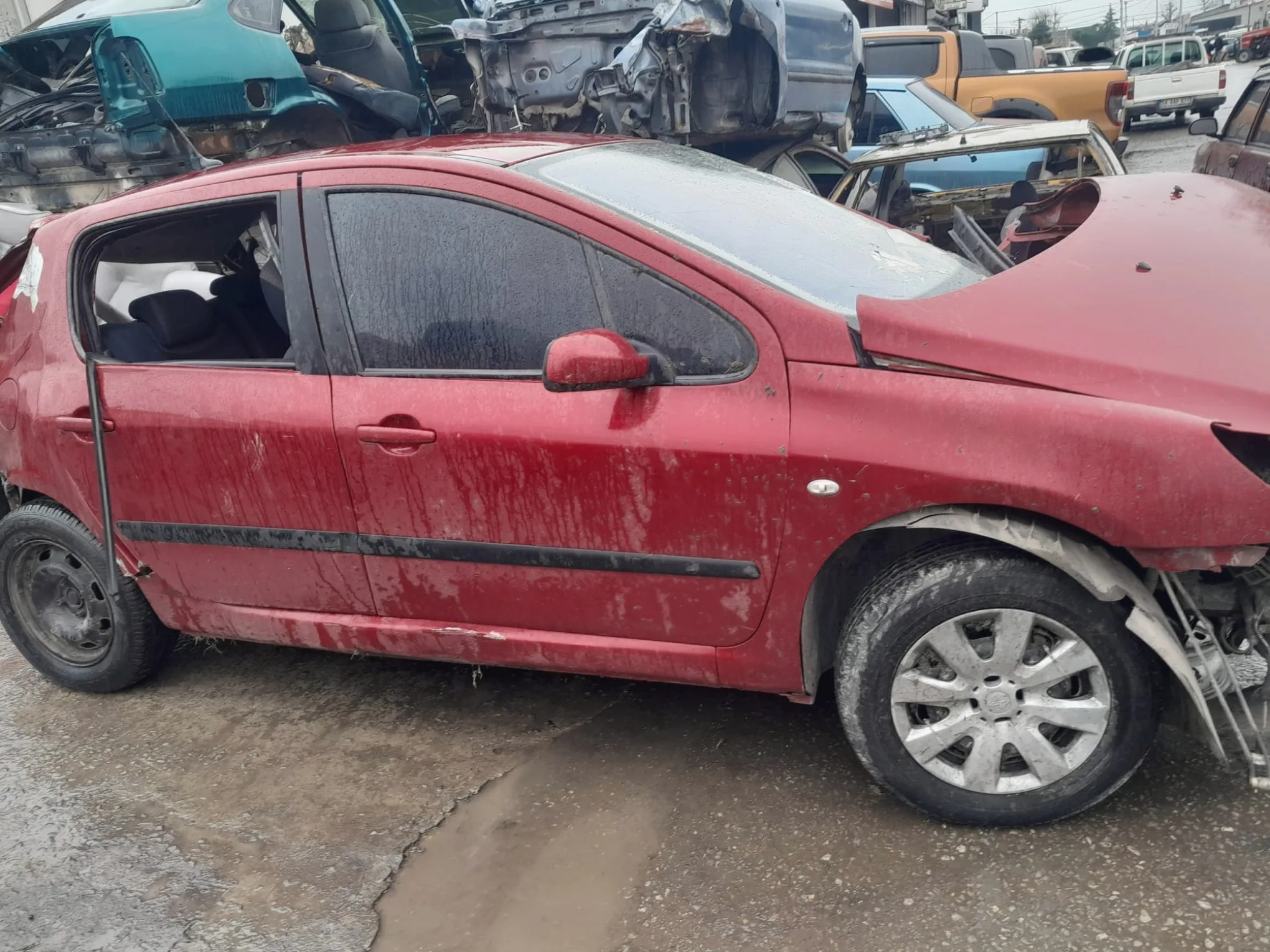 Peugeot 106 Rot Başı Çıkma Parça İstanbul