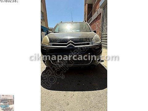 Peugeot Partner Sağ Ön Far çıkma parça